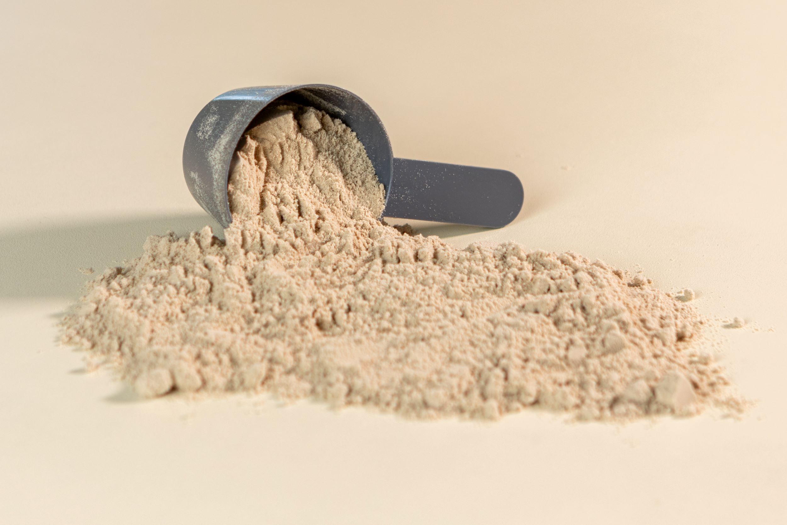 You are currently viewing Whey Protein: Your Ultimate Guide to Benefits, Timing, and Usage
